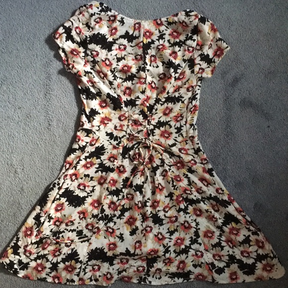 Flower Dress w/ Pockets🌸💐🌺 - Picture 4 of 5